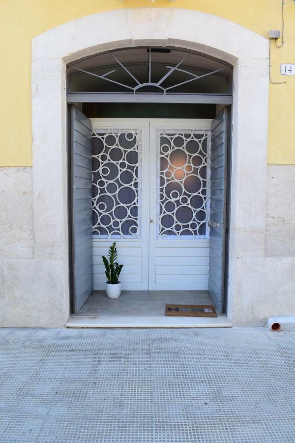 Oroverde Camere & Suite Nel Cuore Di 特拉尼 外观 照片